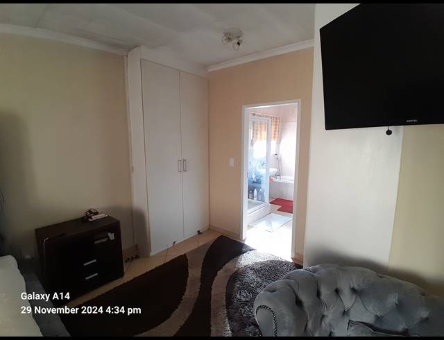 4 BEDROOM FREESTANDING FOR SALE IN SAFARI GARDENS